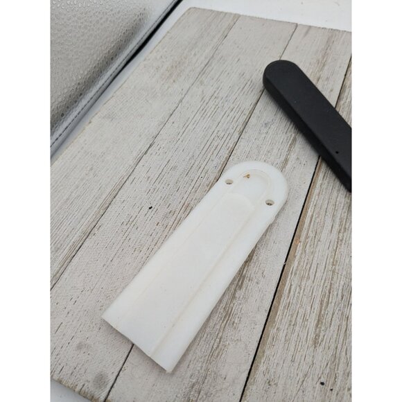 Pampered Chef #1 Cheese Slicer Spreader Stainless Knife w/ Guard Cover # 1125 - Picture 9 of 10